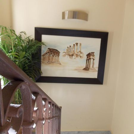 Beatus Suites And Rooms B&B 카니카티 외부 사진