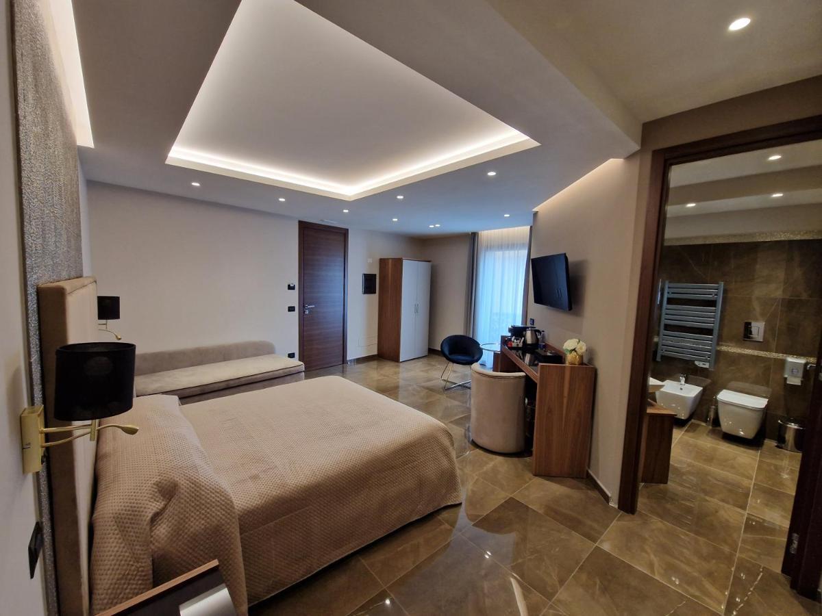 Beatus Suites And Rooms B&B 카니카티 외부 사진