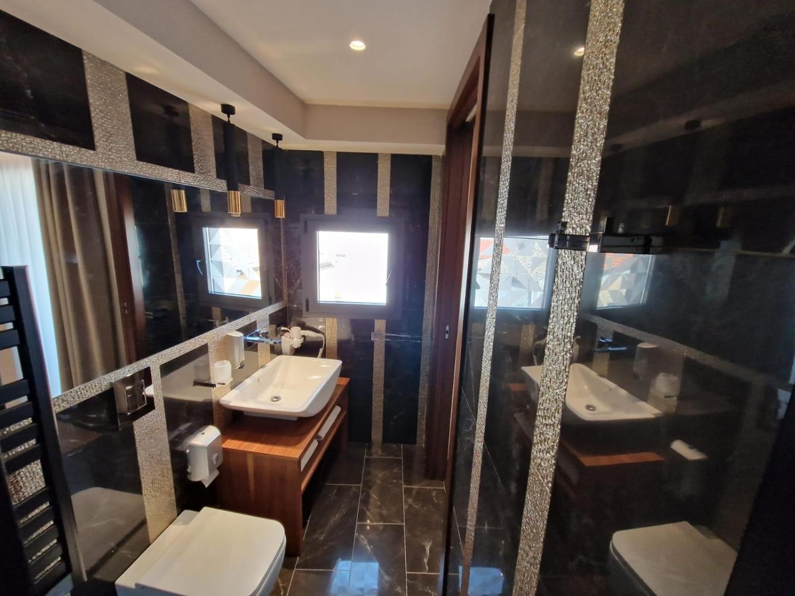 Beatus Suites And Rooms B&B 카니카티 외부 사진