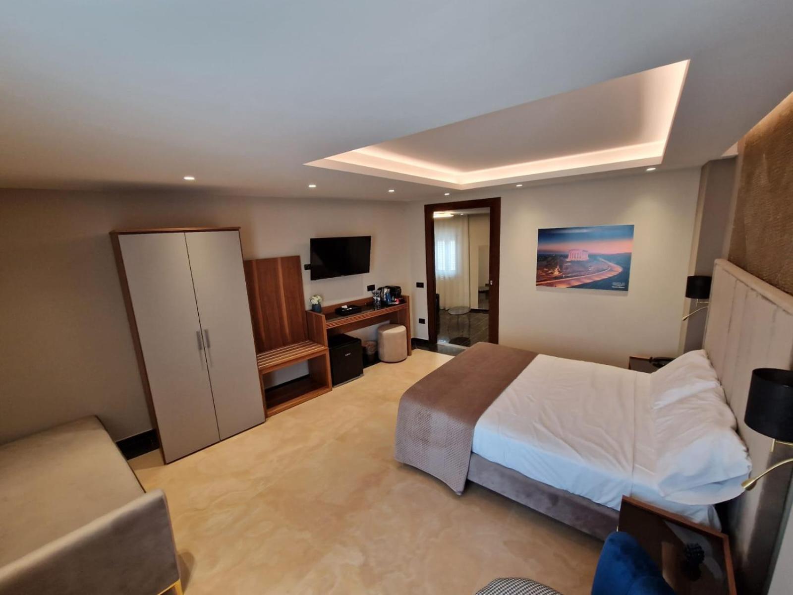 Beatus Suites And Rooms B&B 카니카티 외부 사진