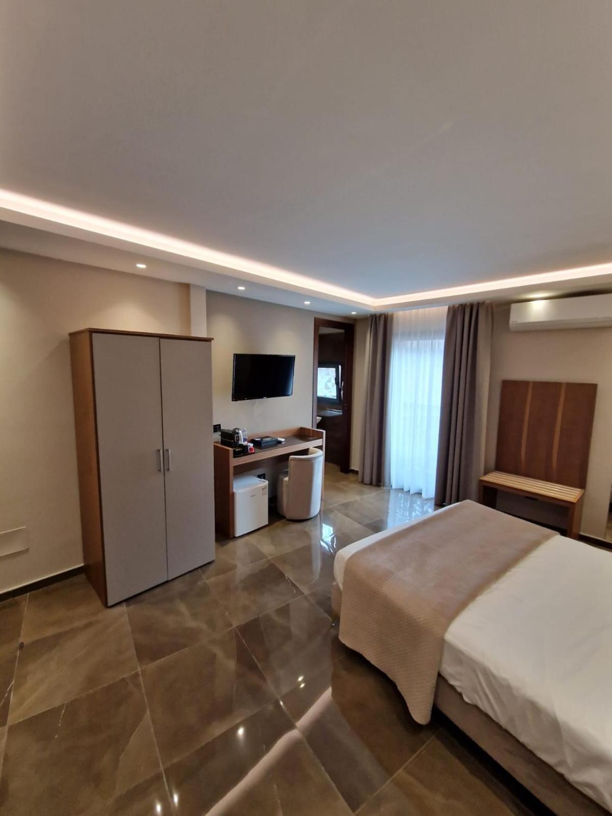 Beatus Suites And Rooms B&B 카니카티 외부 사진