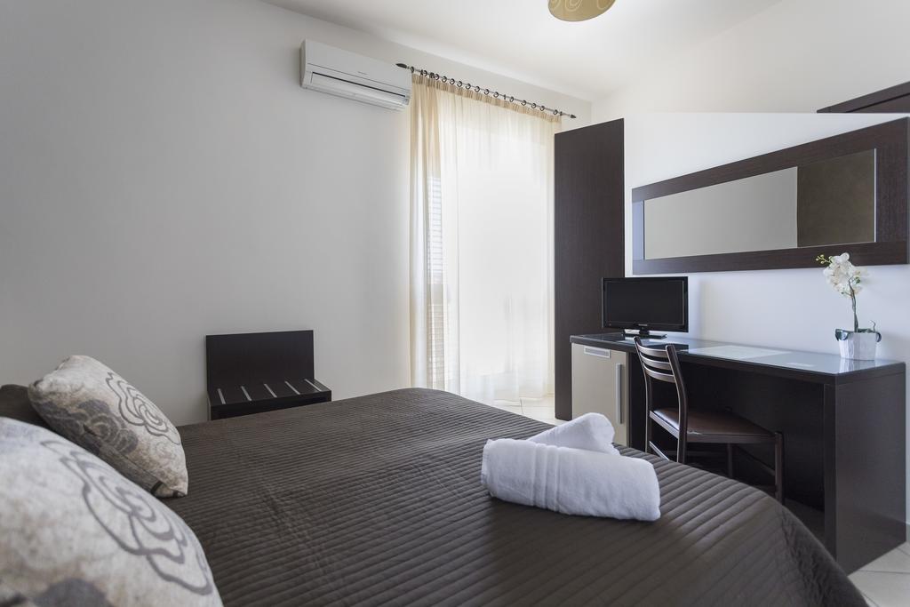 Beatus Suites And Rooms B&B 카니카티 외부 사진
