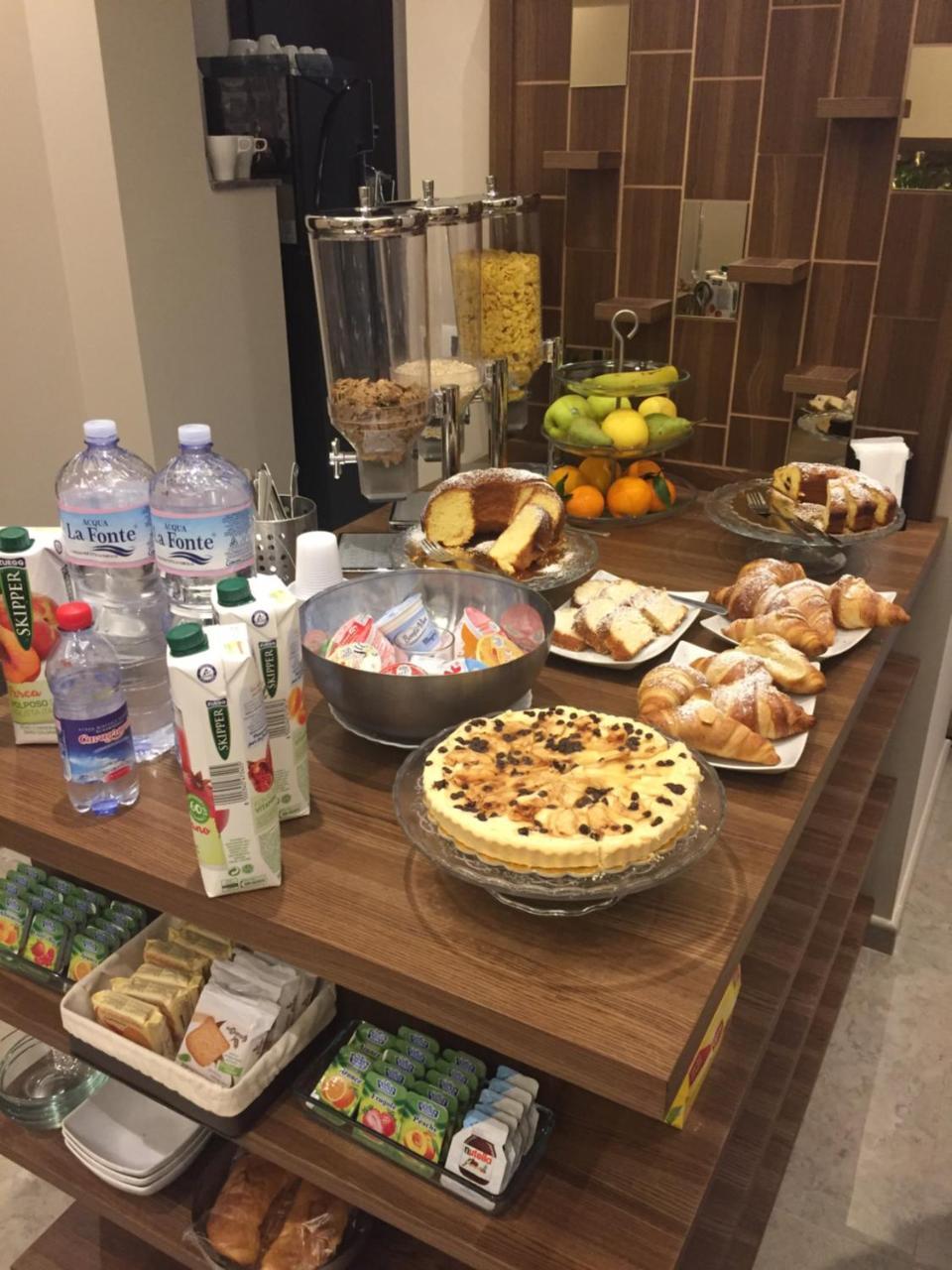 Beatus Suites And Rooms B&B 카니카티 외부 사진