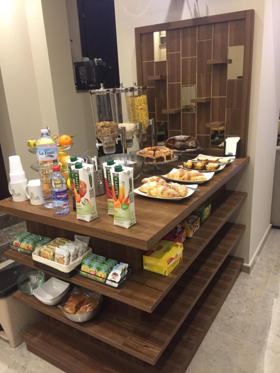 Beatus Suites And Rooms B&B 카니카티 외부 사진
